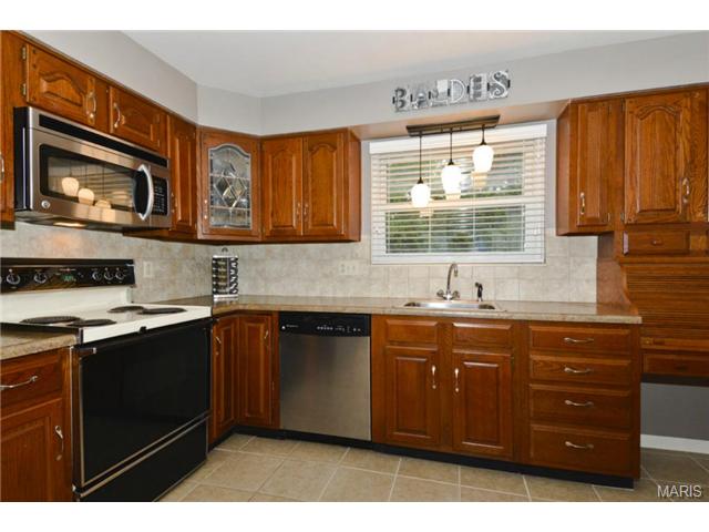 421 Iron Lantern, Ballwin, MO 63011 photo 11