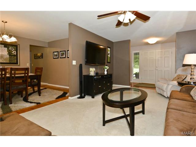 421 Iron Lantern, Ballwin, MO 63011 photo 6