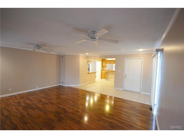 716 Wild Walnut Ln, Ballwin, MO 63021 photo 3