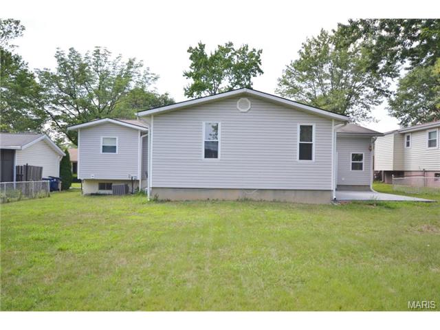 716 Wild Walnut Ln, Ballwin, MO 63021 photo 17
