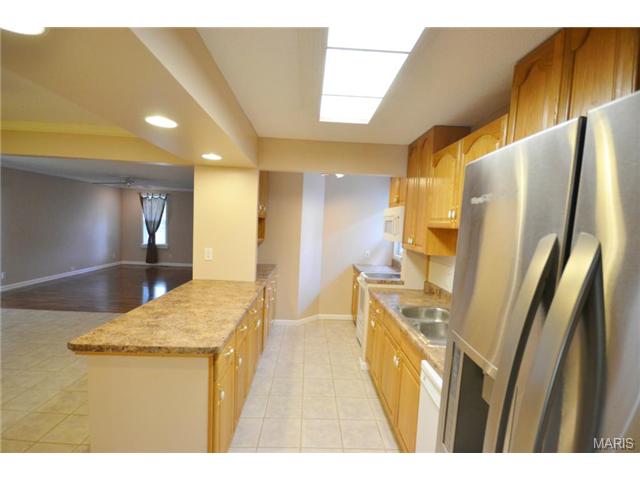 716 Wild Walnut Ln, Ballwin, MO 63021 photo 5