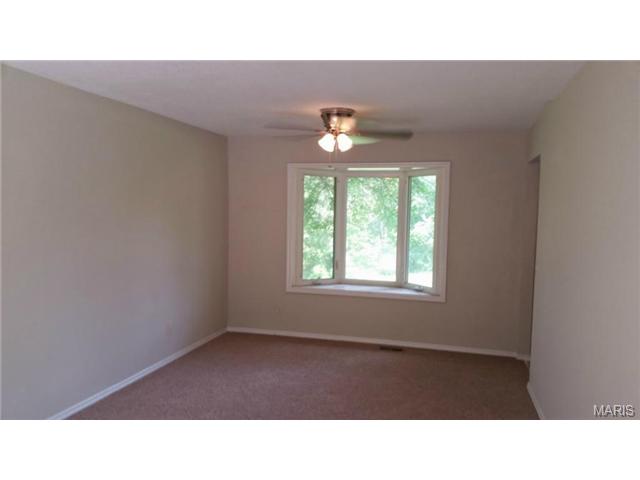 261 Shinstock Ln, O'fallon, MO 63366 photo 7