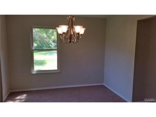 261 Shinstock Ln, O'fallon, MO 63366 photo 4