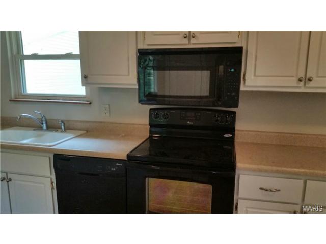 261 Shinstock Ln, O'fallon, MO 63366 photo 3
