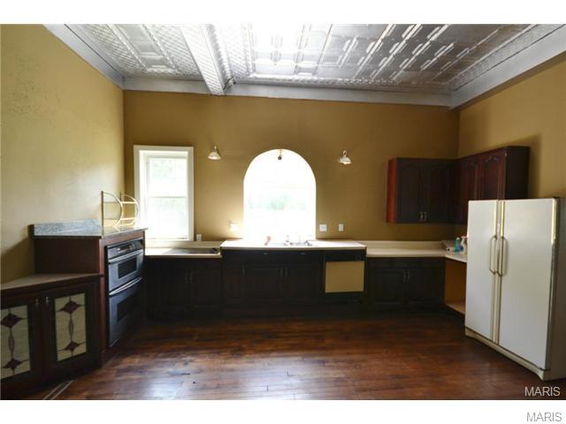 1591 Saint Paul, Ballwin, MO 63021 photo 3