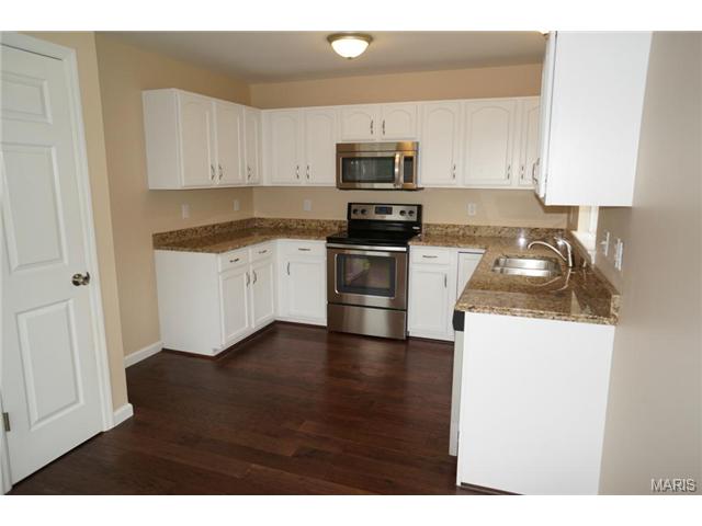 417 Covered Bridge Ln, O'fallon, MO 63368 photo 3