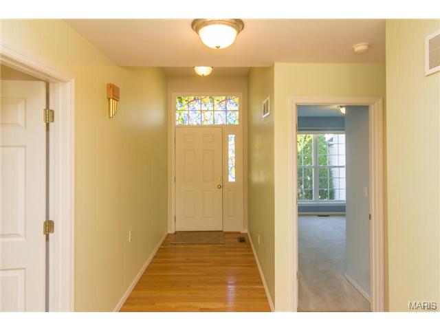 588 Hilltop Townes Dr, Eureka, MO 63025 photo 10