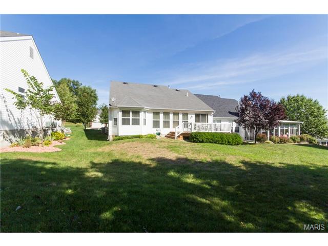 588 Hilltop Townes Dr, Eureka, MO 63025 photo 7