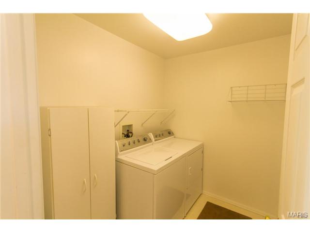 588 Hilltop Townes Dr, Eureka, MO 63025 photo 21