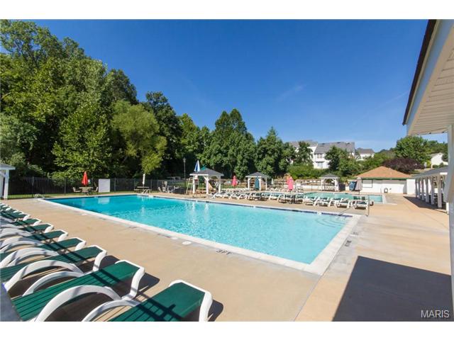 588 Hilltop Townes Dr, Eureka, MO 63025 photo 25