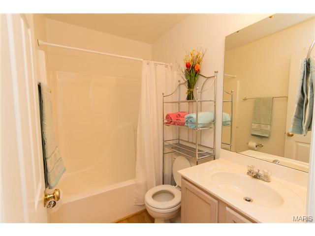 588 Hilltop Townes Dr, Eureka, MO 63025 photo 20
