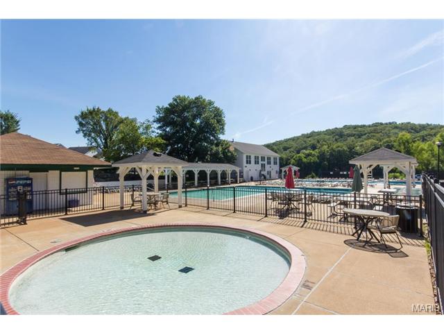 588 Hilltop Townes Dr, Eureka, MO 63025 photo 28