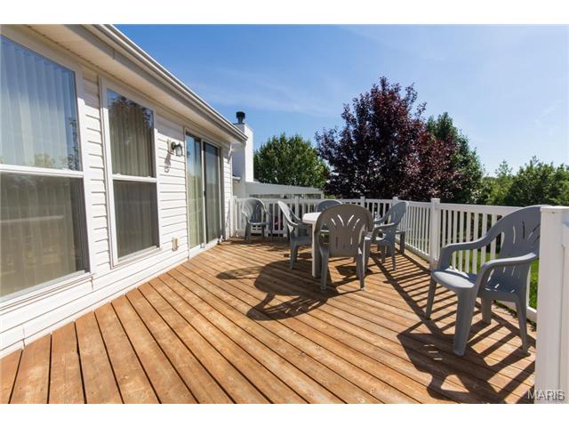 588 Hilltop Townes Dr, Eureka, MO 63025 photo 8