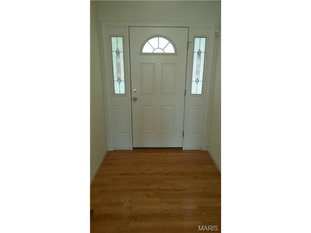 2503 Newpoint Dr, Ballwin, MO 63011 photo 2
