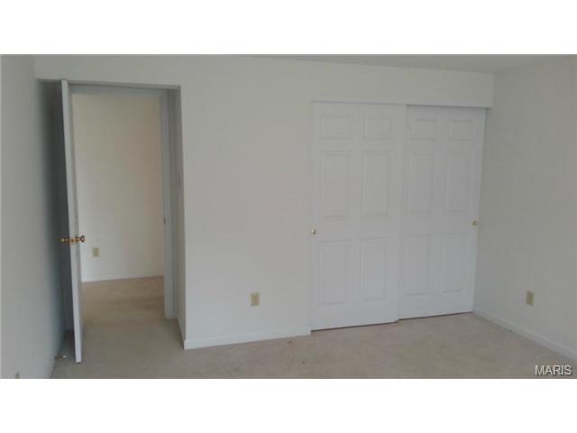 2503 Newpoint Dr, Ballwin, MO 63011 photo 17