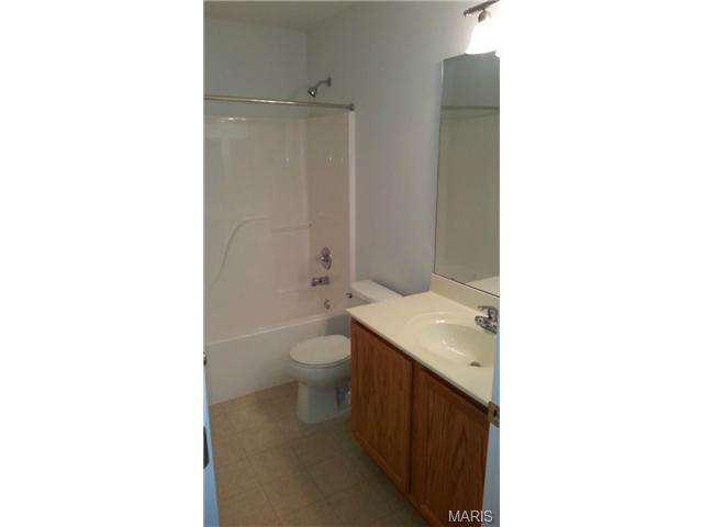 2503 Newpoint Dr, Ballwin, MO 63011 photo 14