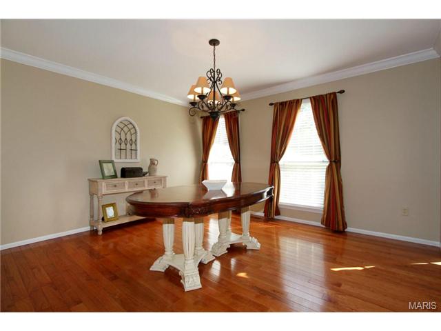 931 Westrun Dr, Ballwin, MO 63021 photo 3