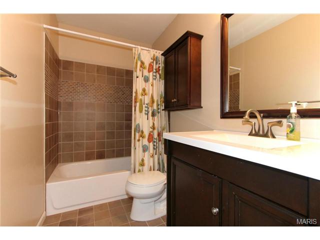 931 Westrun Dr, Ballwin, MO 63021 photo 17