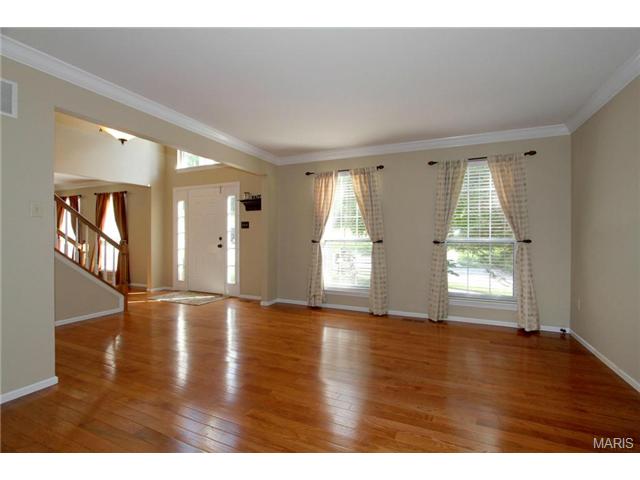 931 Westrun Dr, Ballwin, MO 63021 photo 4