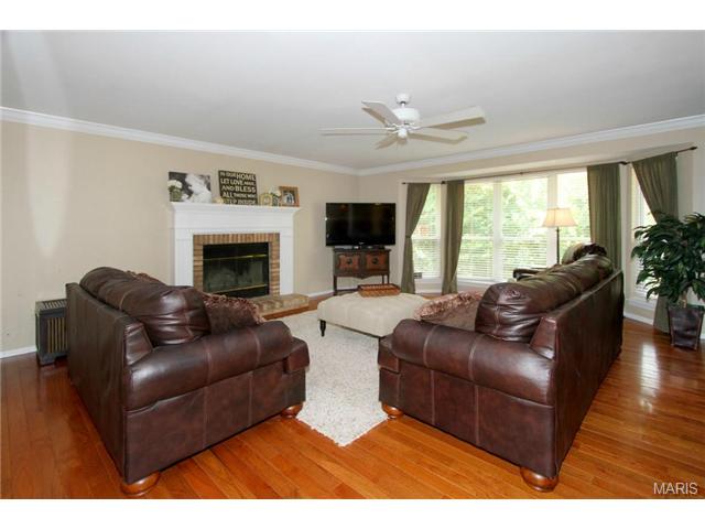931 Westrun Dr, Ballwin, MO 63021 photo 5