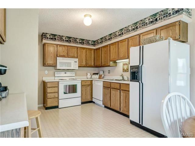18 Georgetown Cir, O'fallon, MO 63368 photo 9