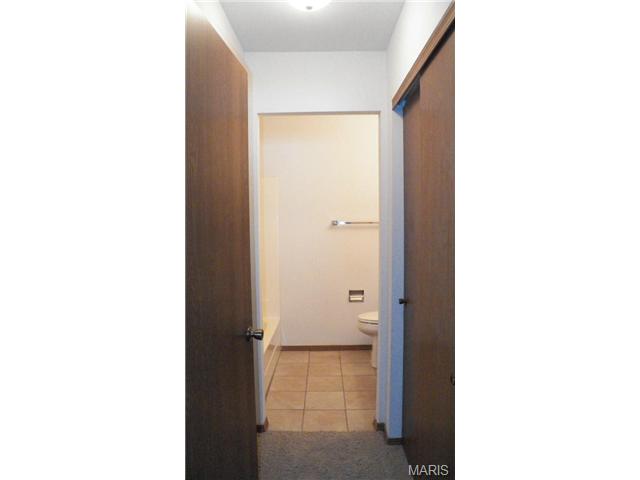 1041 Whitegate Ct, O'fallon, MO 63366 photo 17