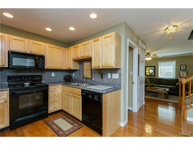 325 Heritage Cmns, O'fallon, MO 63368 photo 8