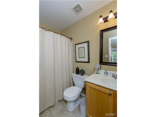 325 Heritage Cmns, O'fallon, MO 63368 photo 23