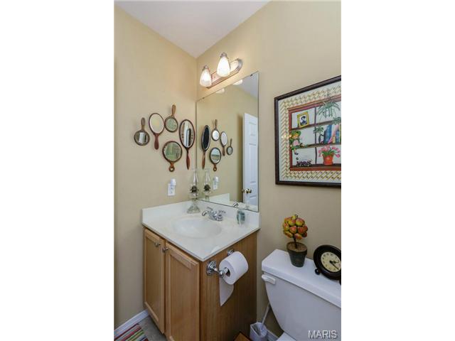 325 Heritage Cmns, O'fallon, MO 63368 photo 28