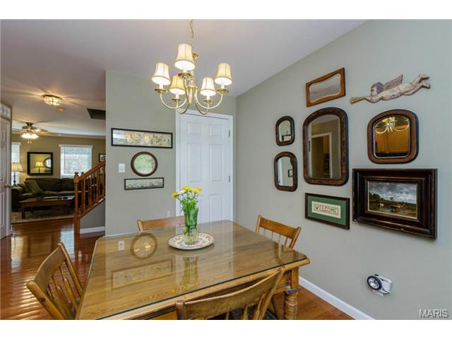 325 Heritage Cmns, O'fallon, MO 63368 photo 12