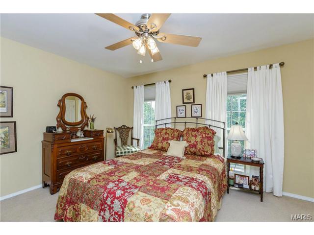 325 Heritage Cmns, O'fallon, MO 63368 photo 21