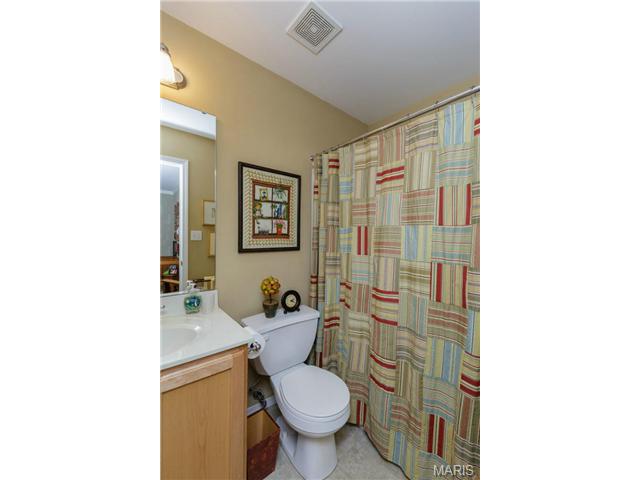 325 Heritage Cmns, O'fallon, MO 63368 photo 27