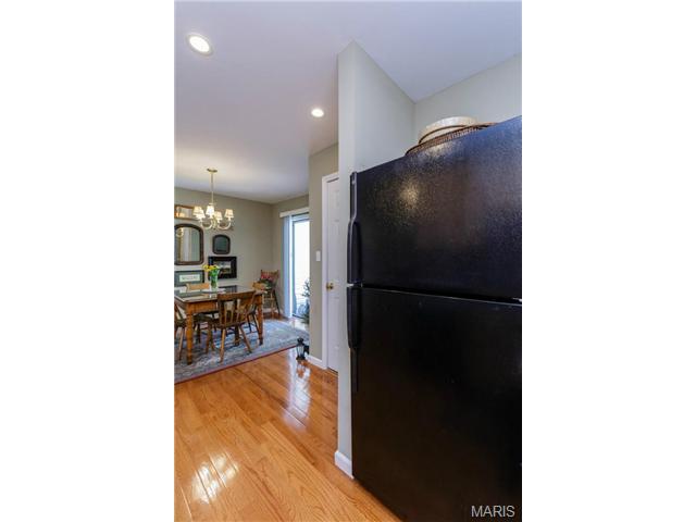 325 Heritage Cmns, O'fallon, MO 63368 photo 11