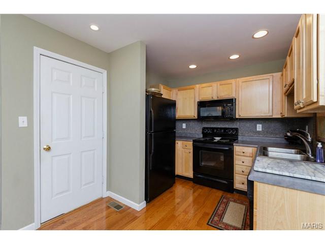 325 Heritage Cmns, O'fallon, MO 63368 photo 7