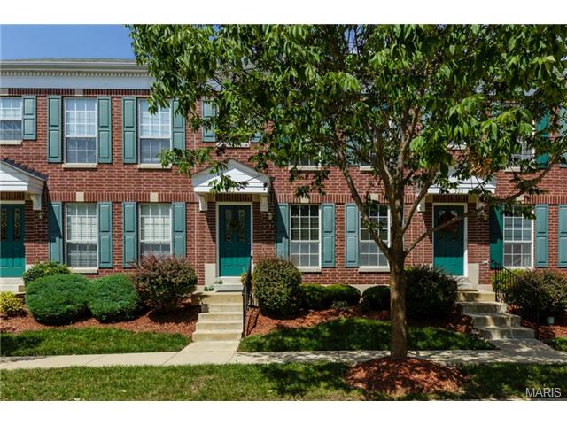 325 Heritage Cmns, O'fallon, MO 63368 photo 1