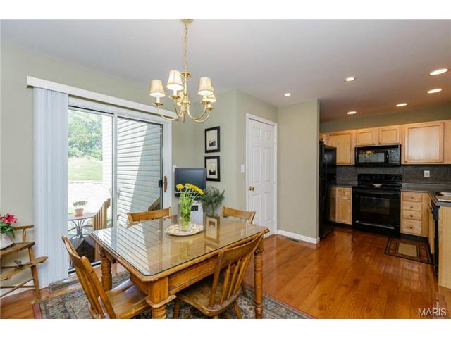 325 Heritage Cmns, O'fallon, MO 63368 photo 15