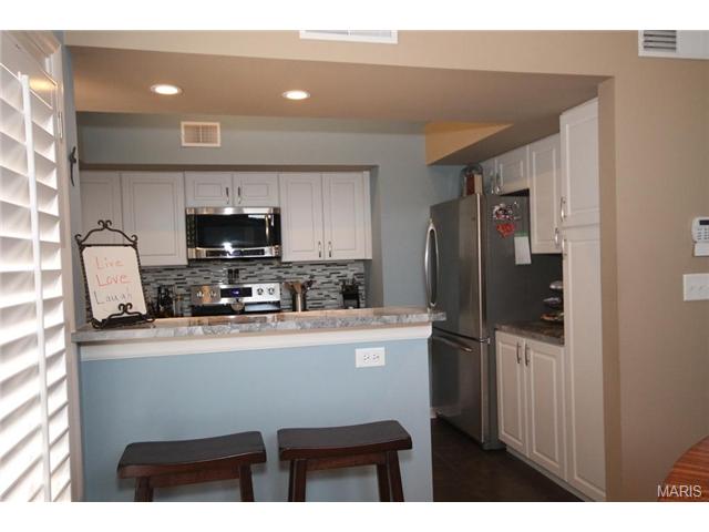 607 Highview Circle Dr, Ballwin, MO 63021 photo 7
