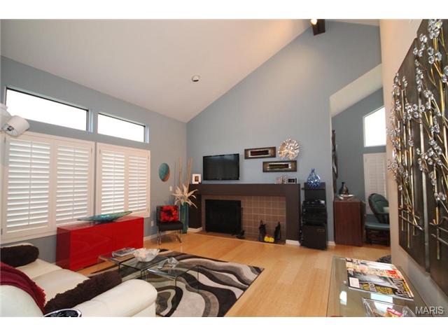 607 Highview Circle Dr, Ballwin, MO 63021 photo 3