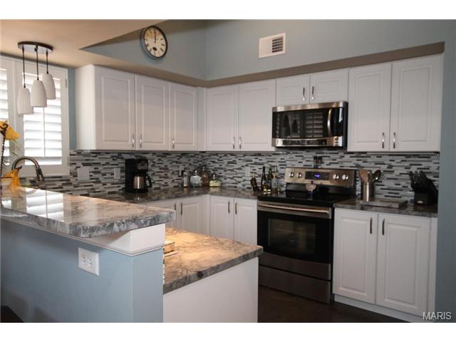 607 Highview Circle Dr, Ballwin, MO 63021 photo 6