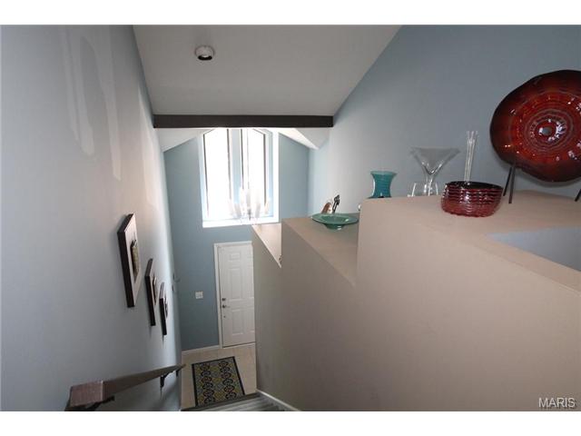 607 Highview Circle Dr, Ballwin, MO 63021 photo 2