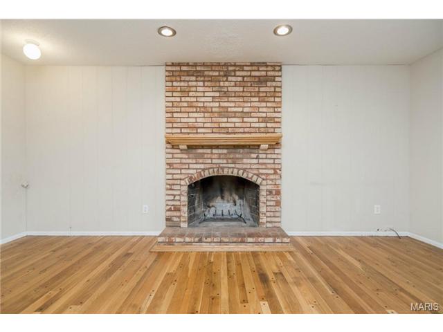 741 Agean, Ballwin, MO 63011 photo 4