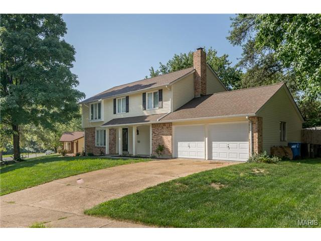 741 Agean, Ballwin, MO 63011 photo 2