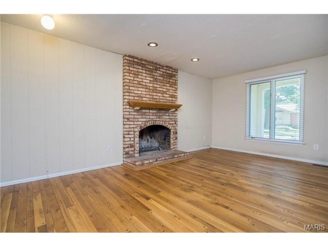 741 Agean, Ballwin, MO 63011 photo 5