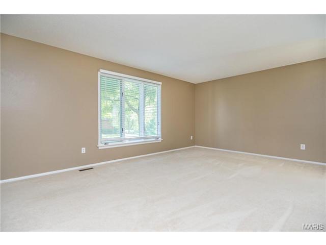 741 Agean, Ballwin, MO 63011 photo 12