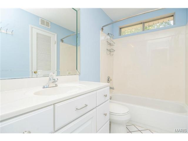 741 Agean, Ballwin, MO 63011 photo 33