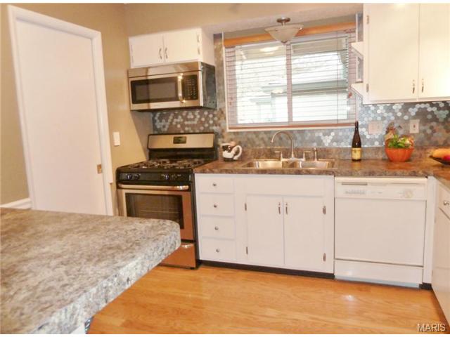 839 Knickerbacker Dr, Ballwin, MO 63021 photo 4