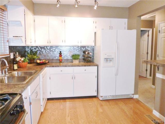 839 Knickerbacker Dr, Ballwin, MO 63021 photo 6