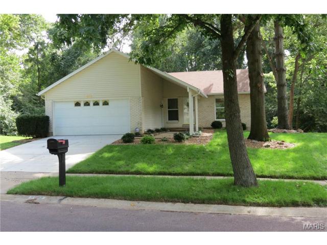 5192 Trailbend Dr, Black Jack, MO 63033 photo 1