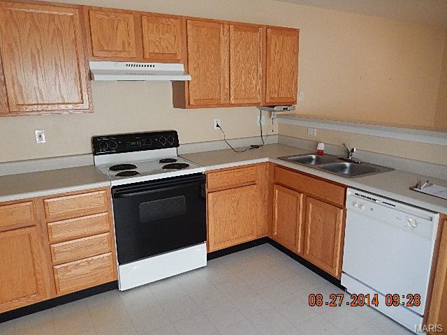 973 Rolling Thunder Dr, O'fallon, MO 63368 photo 2
