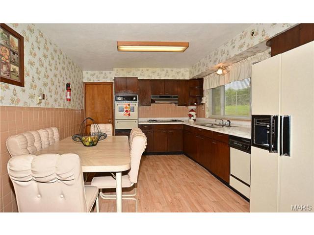 7129 Farley Ave, Normandy, MO 63121 photo 9